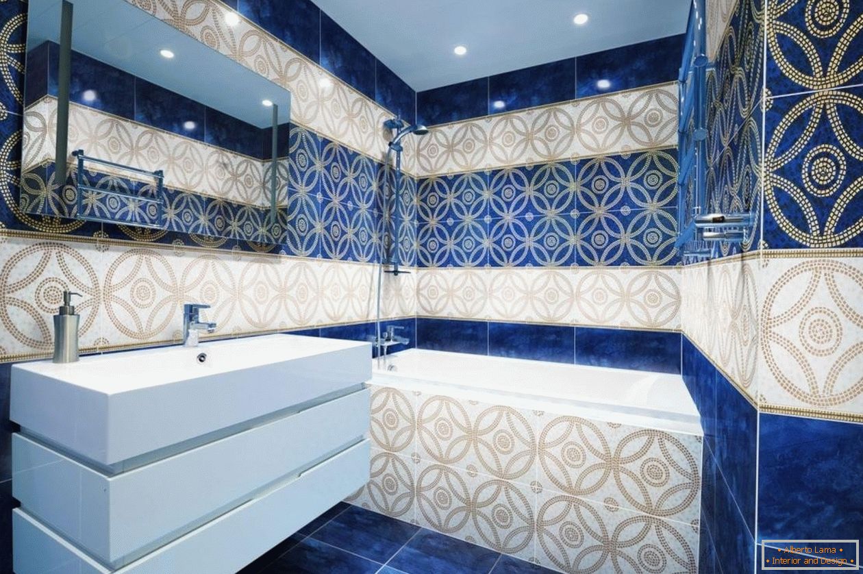 Azulejo con patrones en el baño