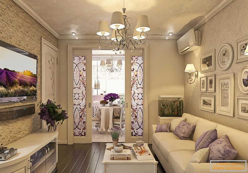 Sala de estar en estilo provenzal con lámparas