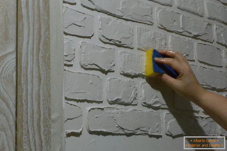 Pared de ladrillo en relieve