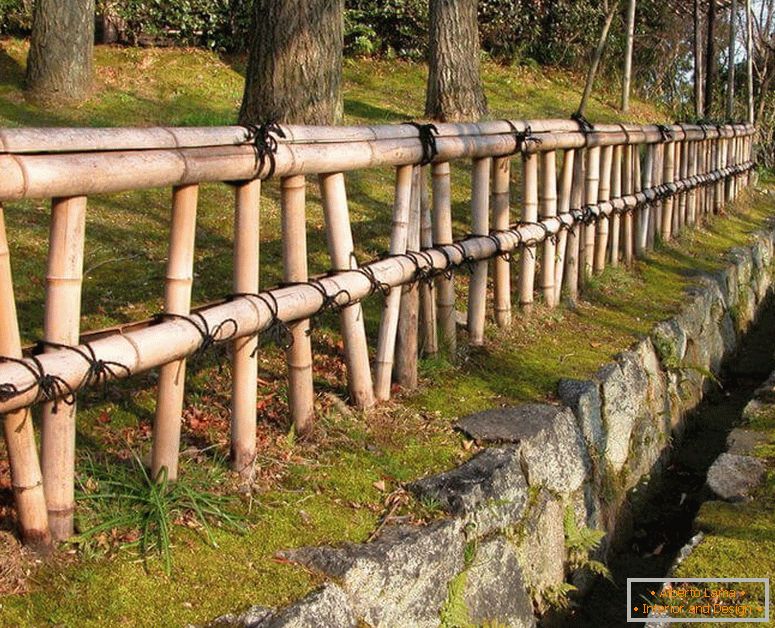 Hermosa valla de bambú