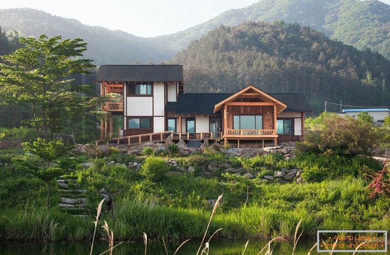 Casa de madera del país en Corea
