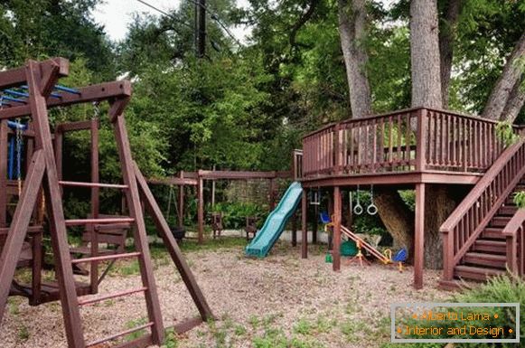 parque infantil de madera