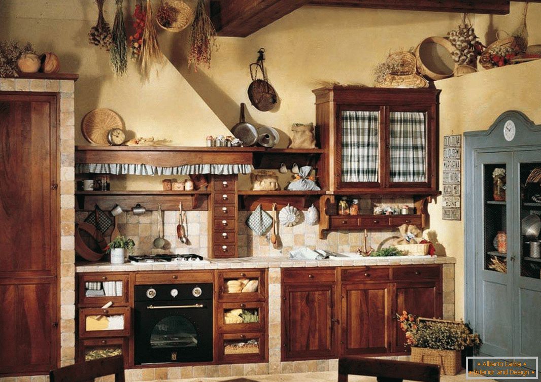 Muebles de madera en la cocina