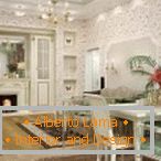 Muebles ligeros en el interior гостиной-столовой