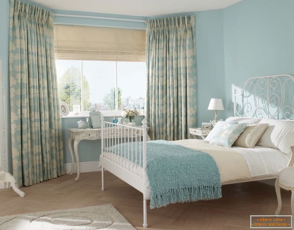 Cortinas para el diseño del dormitorio en azul