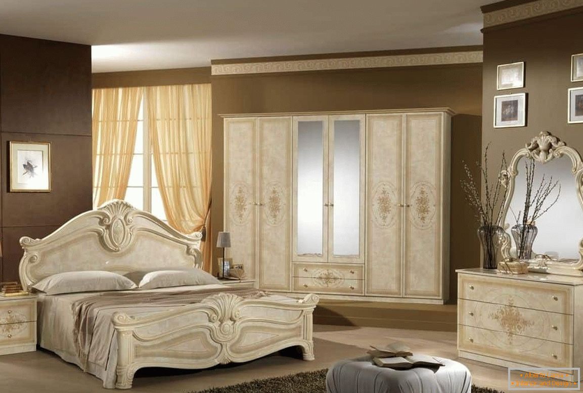 Diseño de dormitorio clásico - muebles de color beige y paredes marrones