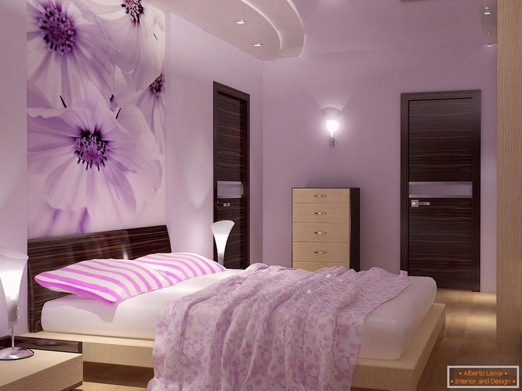 Muebles ligeros en el dormitorio con paredes de color lila