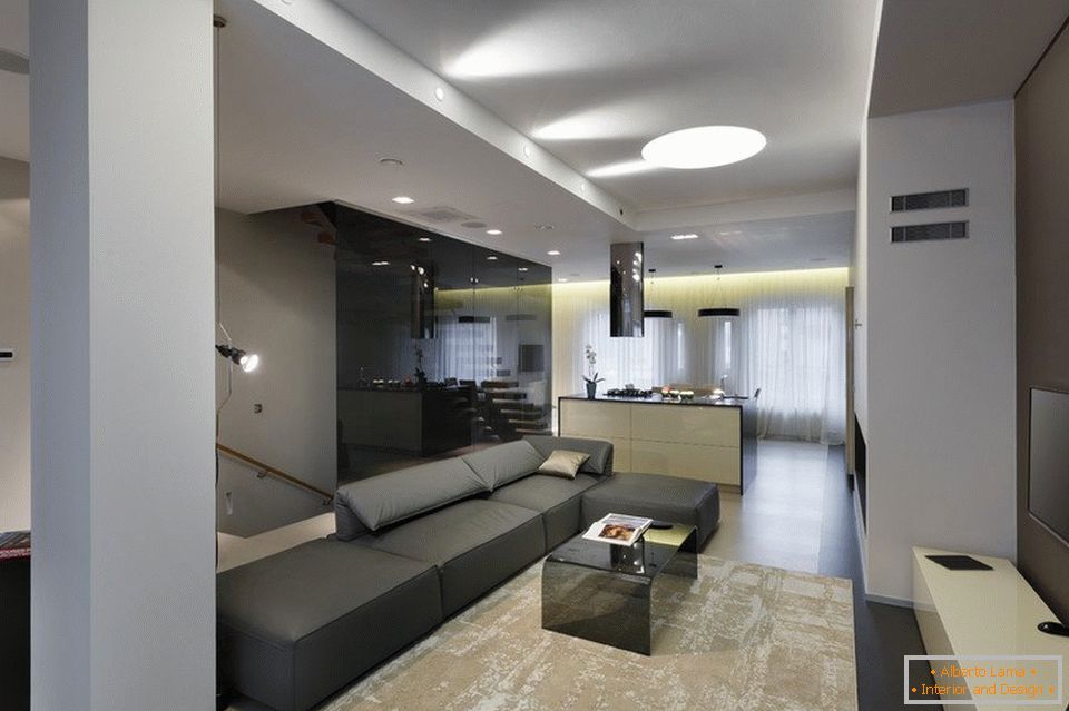 Interior de la casa en el estilo del minimalismo