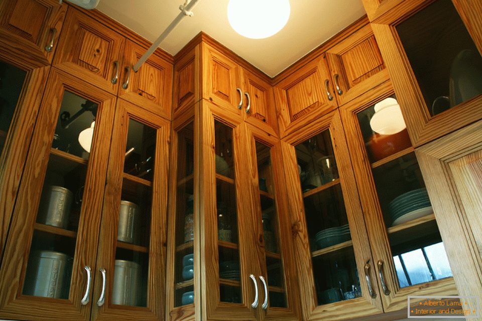 Mezzanine con puertas de vidrio