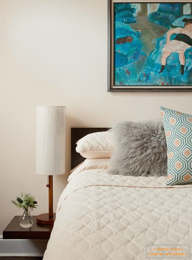 Dormitorio en colores pastel y patrón inusual en color turquesa