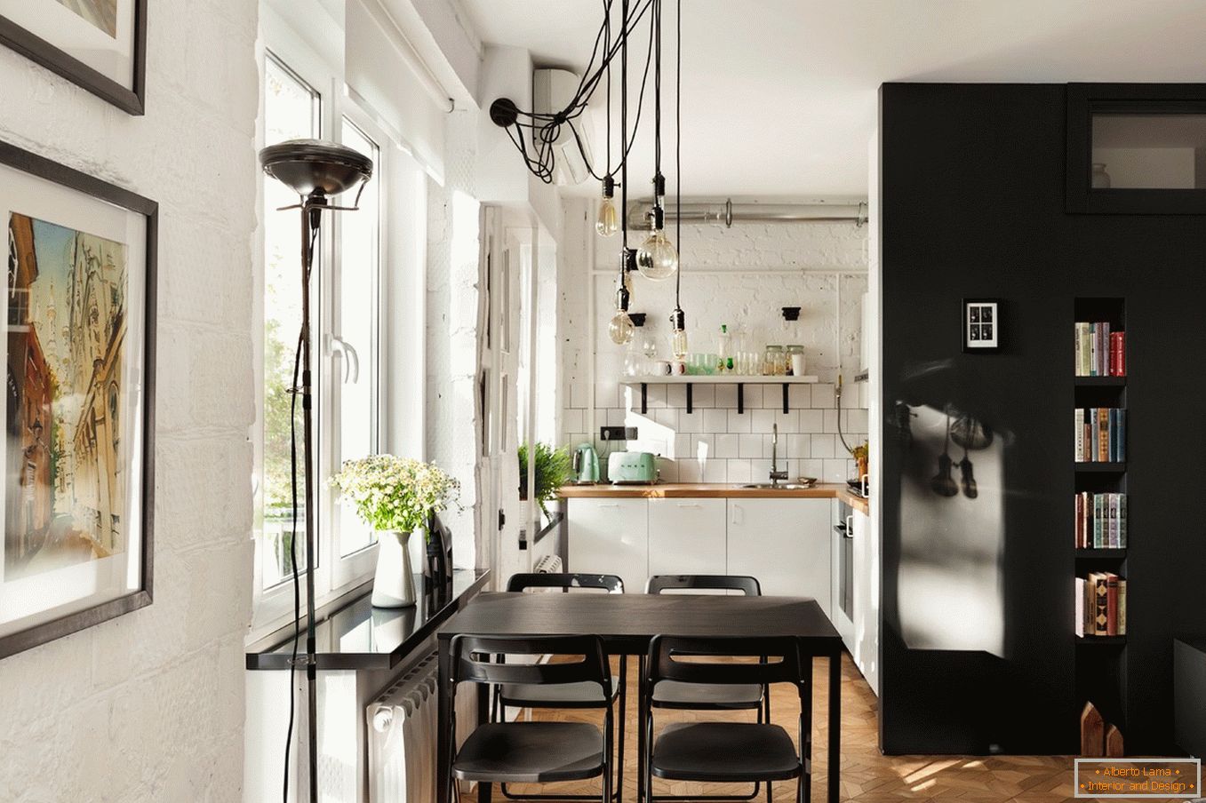 Diseño de una pequeña cocina en blanco y negro