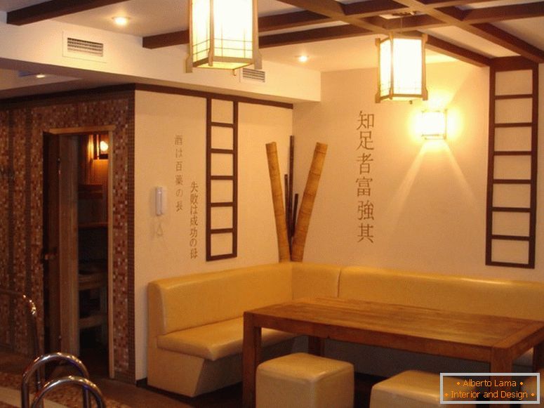 Un salón en una casa de baños de estilo japonés