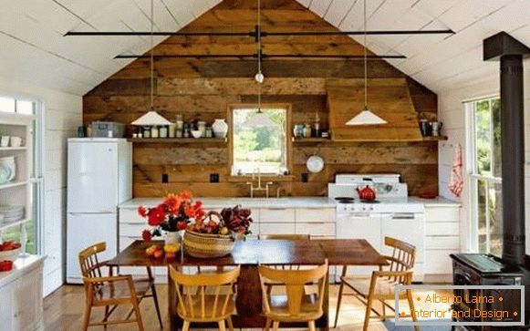 Casa de madera en el interior - foto de estilo escandinavo