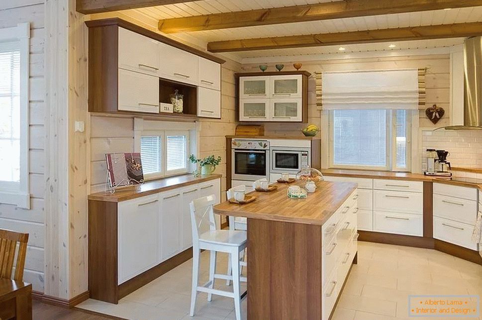 Cocina en una casa hecha de madera