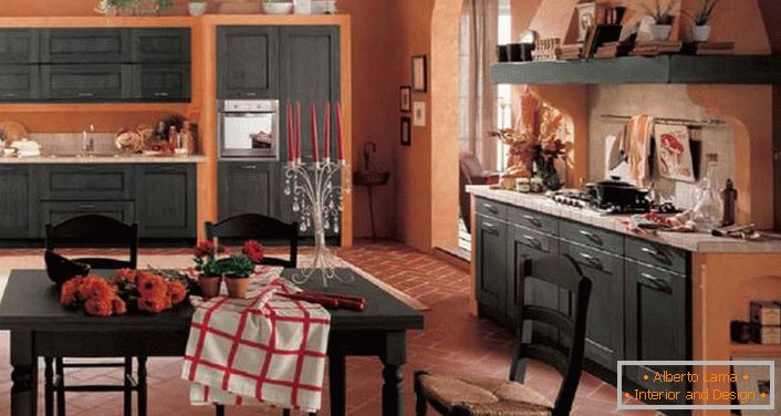 El requisito principal del estilo rústico es la funcionalidad del espacio de la cocina. 
