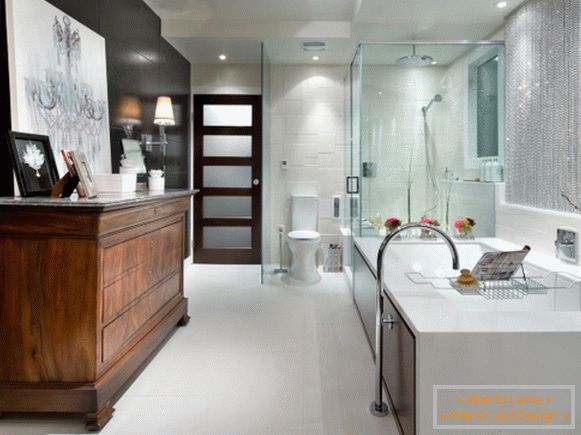 Interior en el estilo de alta tecnología - foto de baño y aseo