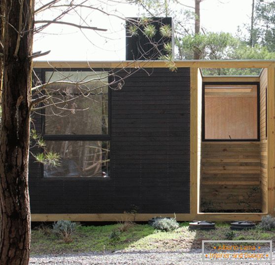 Casa modular de madera en el bosque