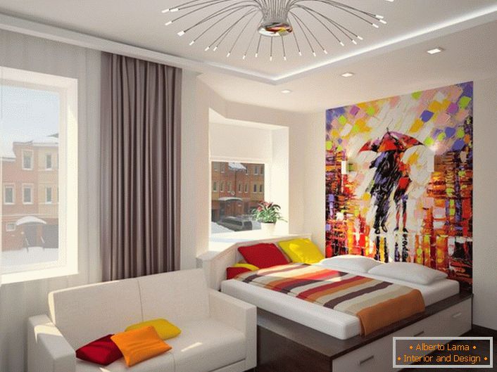 Diseño creativo de la habitación en estilo Art Nouveau. El uso de colores brillantes y jugosos hace que la habitación sea realmente acogedora y cálida.