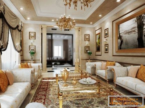 Sala de estar con lámparas de araña y decoración dorada