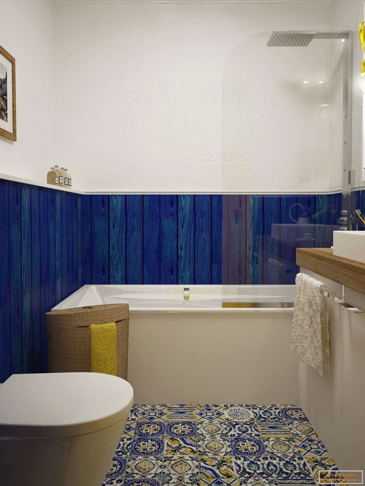 Interior de un baño pequeño combinado con un inodoro