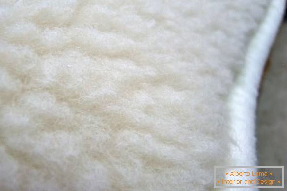 Cómo determinar la calidad del sofá - fibra de poliéster con abajo