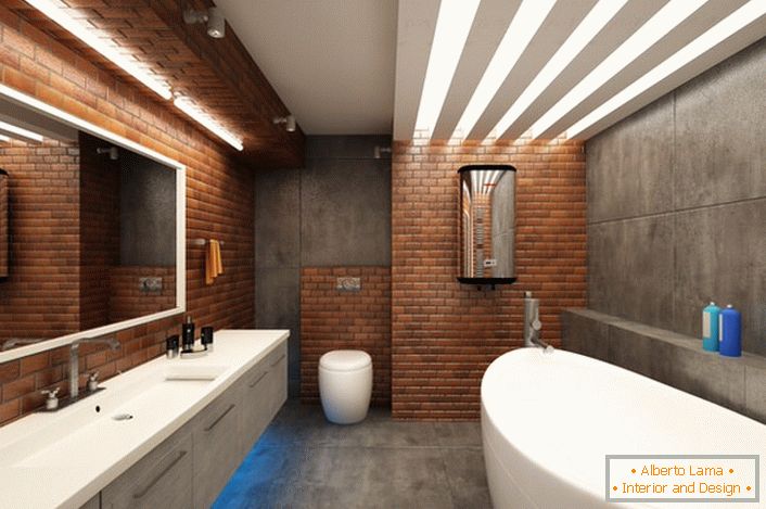 La simulación de ladrillos en el baño en estilo loft se combina armoniosamente con muebles blancos como la nieve.