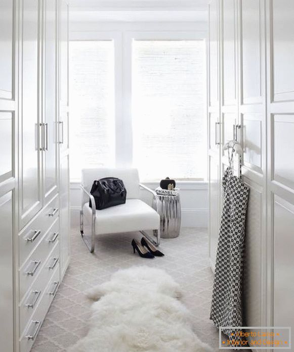 white-carpet-in-the-interior-photo