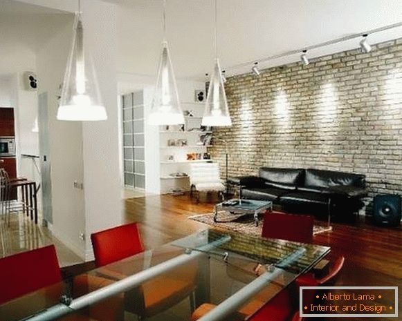 Diseño interior de loft de un apartamento de dos habitaciones - una foto de una cocina en la sala de estar