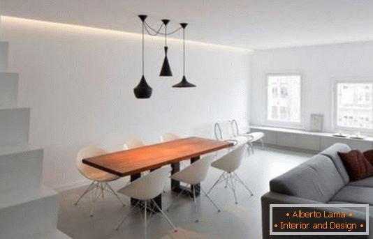 Diseño de la sala de estar en el estilo del minimalismo