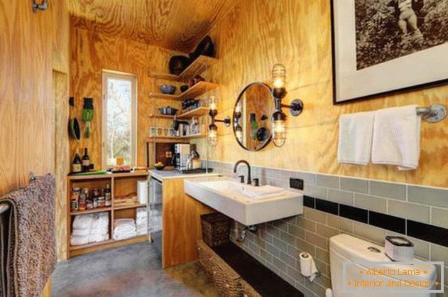 Pequeña casa de madera barata en los Estados Unidos: туалет и кухня