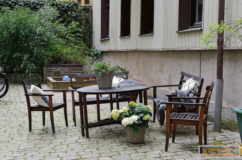 Apartamento-estudio con terraza en estilo escandinavo