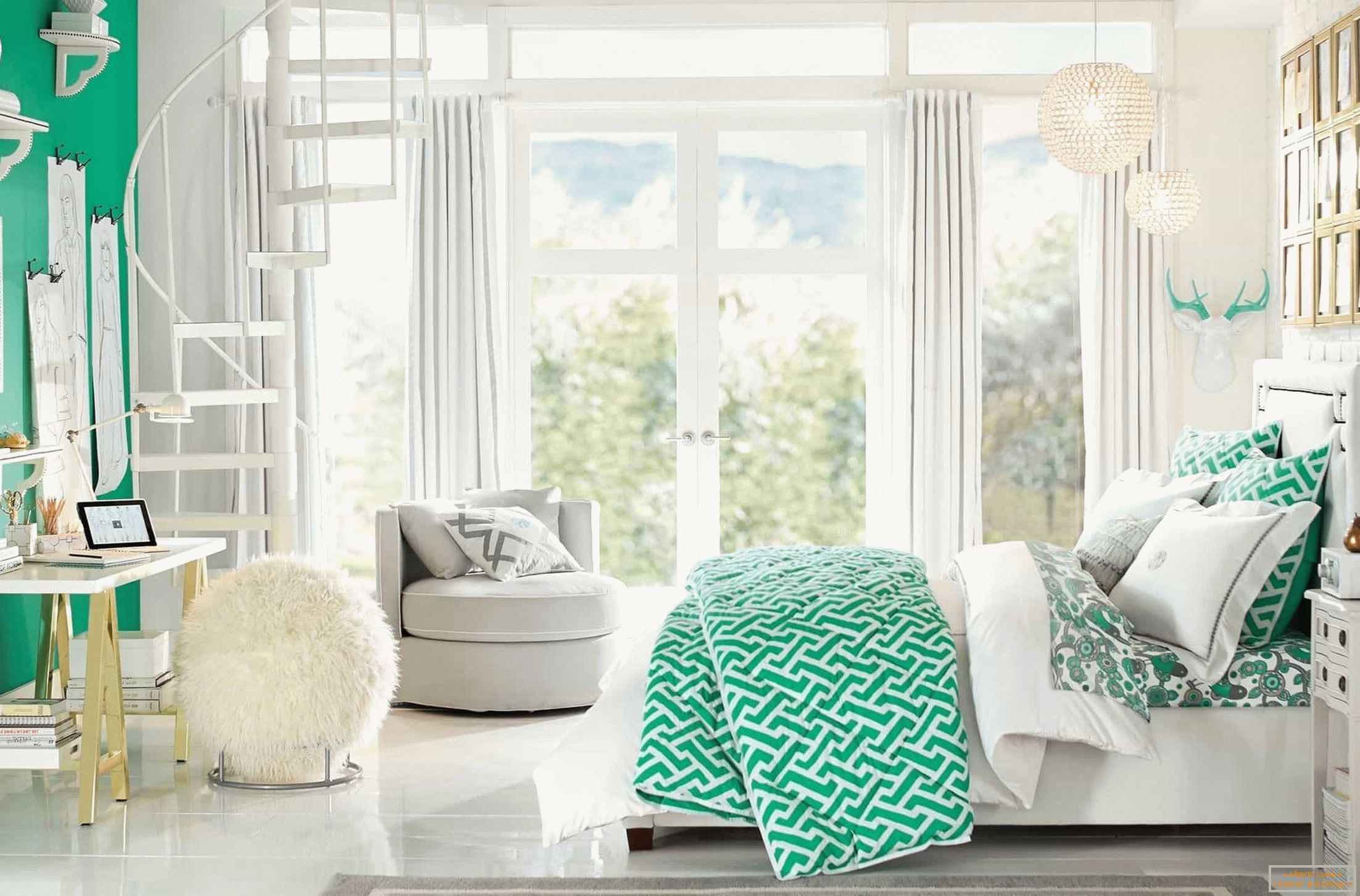 La combinación de blanco y verde en el diseño de la habitación de una adolescente