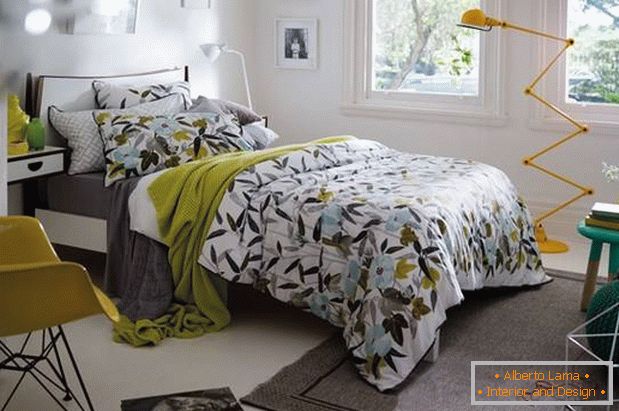 Dormitorio moderno en colores brillantes