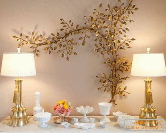 Lámpara de mesa como decoración de la habitación