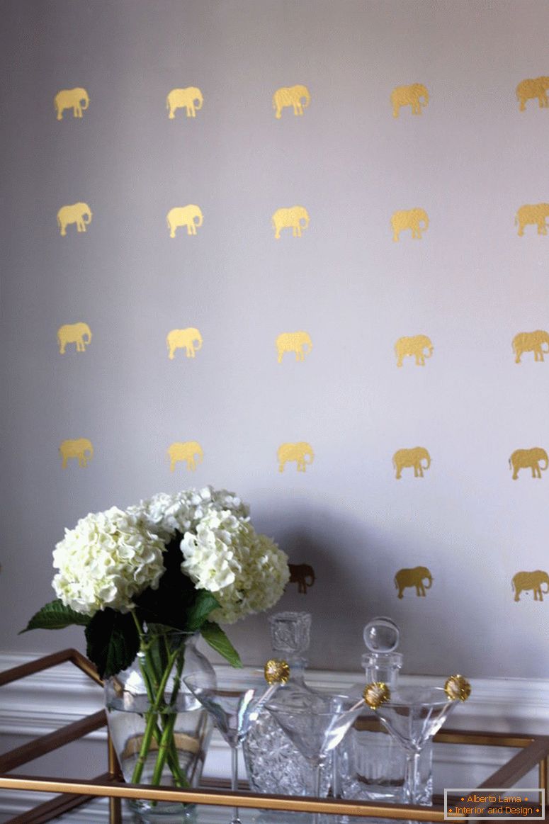 Elephant-purple-and-gold-wallpaper-design-ideas-home-wainscoting-cute-wallpaper-animal-print-wallpaper-diy-bar-cart-how-to-make-inspiration-perfume-bottles-decor-gold- ideas de tienda-sala