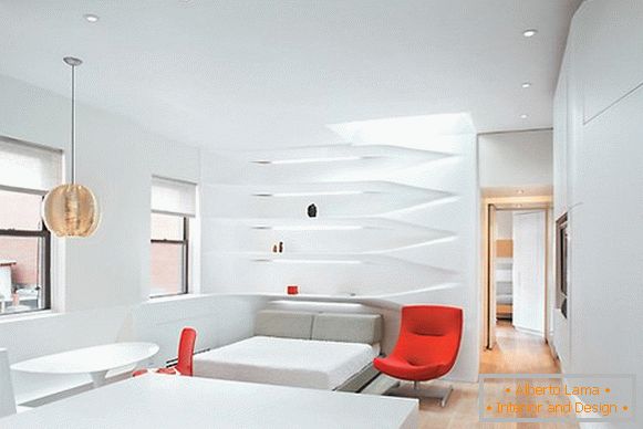Interior creativo del apartamento en color blanco
