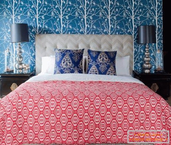 Papel pintado azul brillante en el diseño de dormitorio 2016