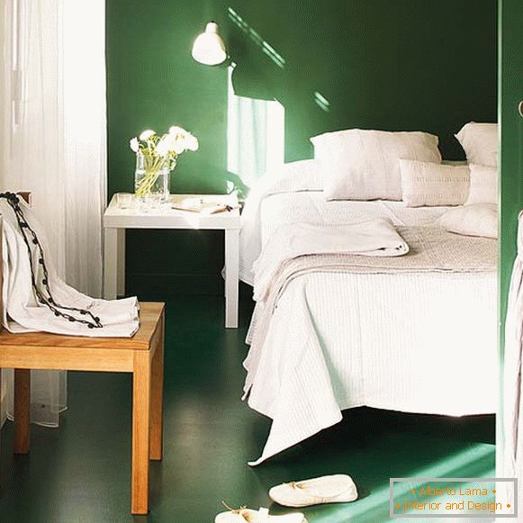 Dormitorio pequeño en color blanco y verde