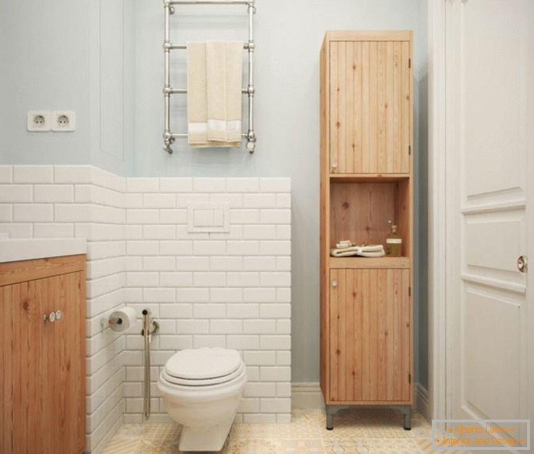 muebles de madera en el baño
