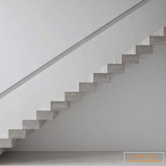 Tipos de escaleras en una casa privada - escalera en voladizo de hormigón