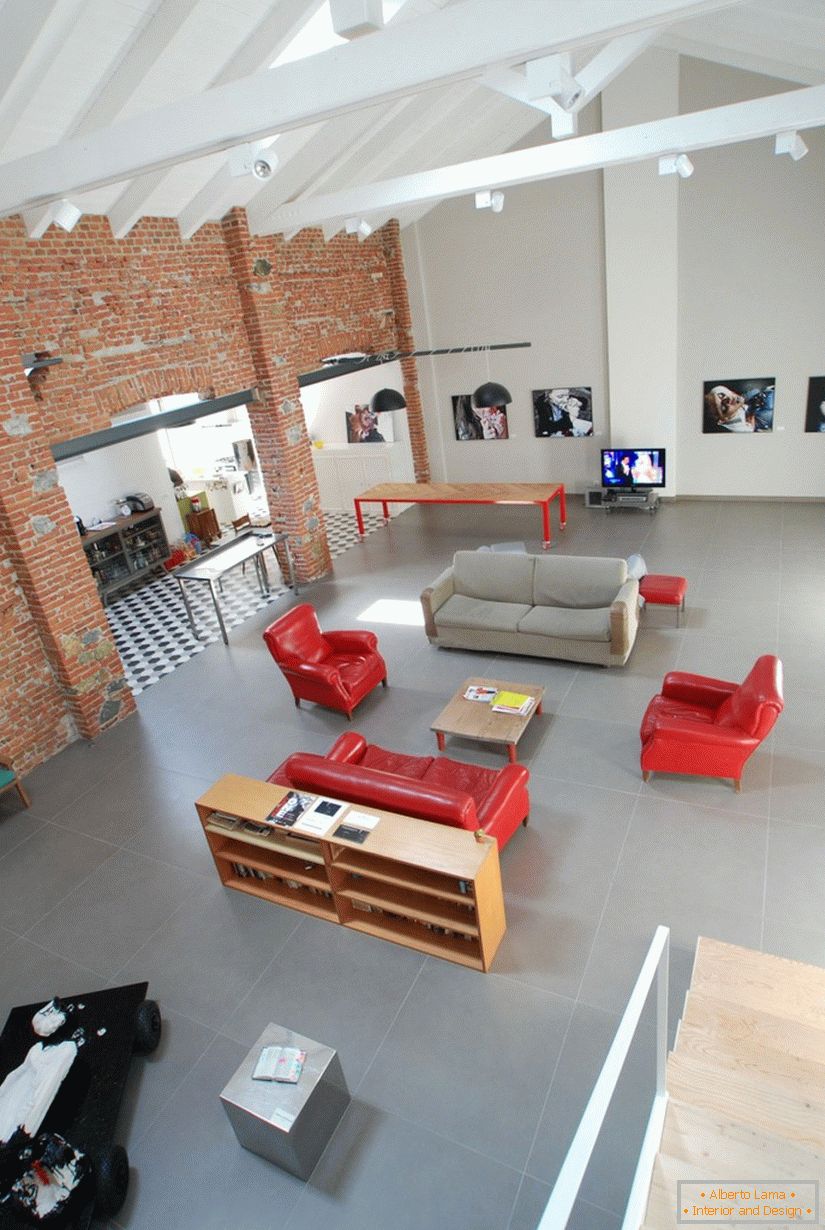La sala de estar de un nuevo apartamento en Italia