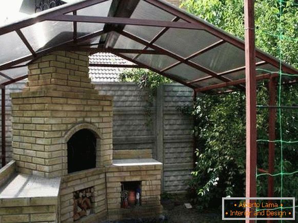 hermoso toldo de policarbonato en el patio de una casa privada, foto 22