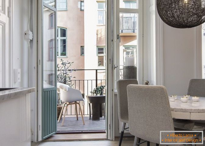 Apartamento-estudio con balcón en estilo escandinavo