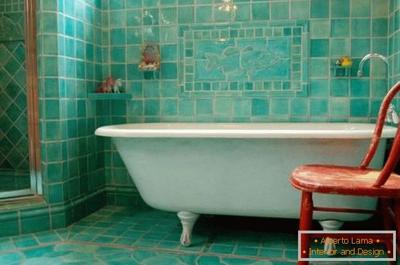 Azulejo de baño color turquesa en estilo provenzal