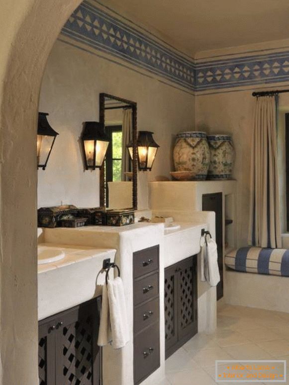 Diseño antiguo baño en estilo provenzal photo