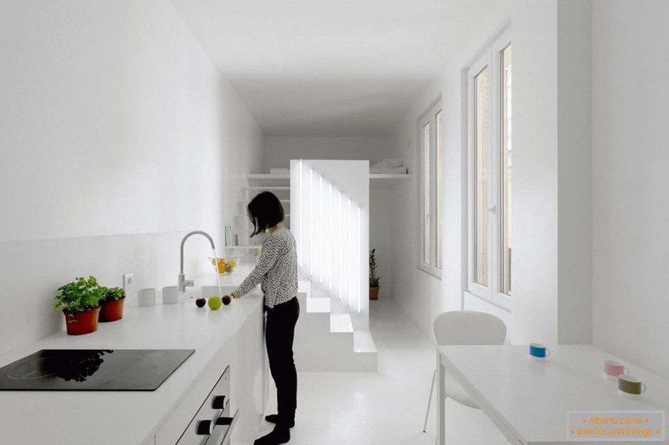 Apartamento estudio de dos niveles en color blanco