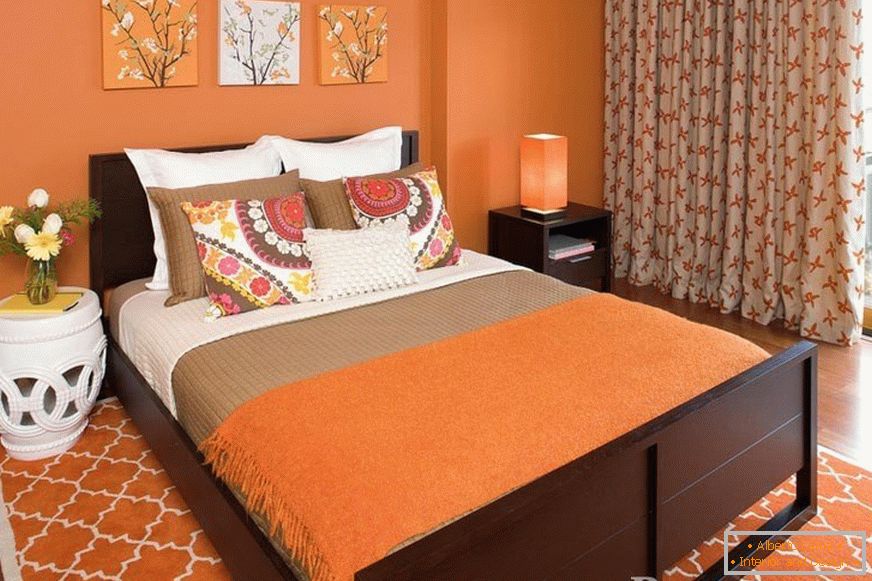 Dormitorio en naranja