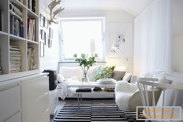 Interior moderno de una pequeña sala de estar