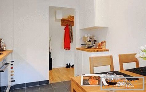 Interior de una pequeña cocina