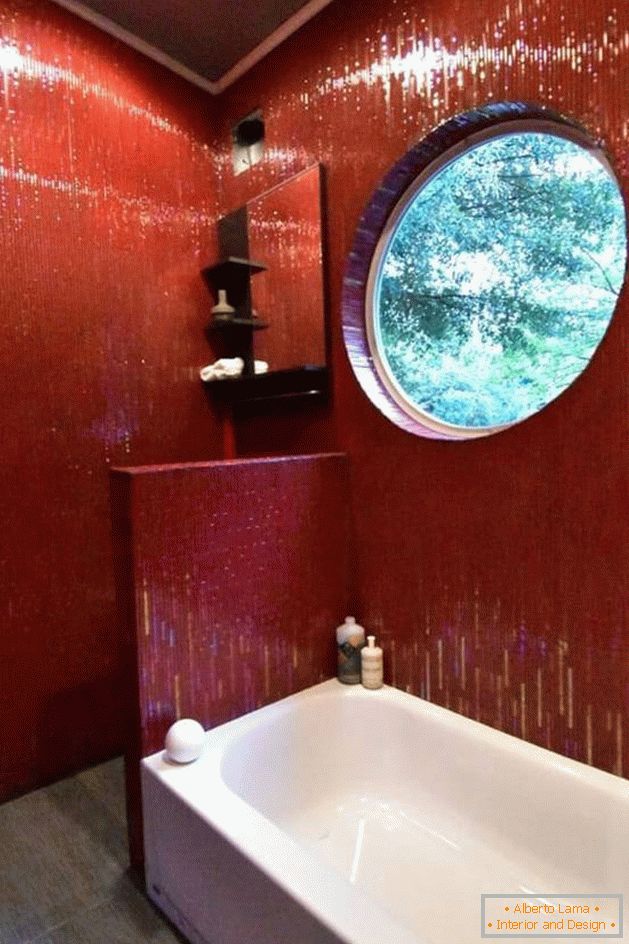 Diseño de interiores de una casa pequeña: foto. Яркие стены в ванной